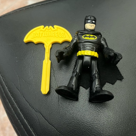 Batman Figure - Picture 3 of 4